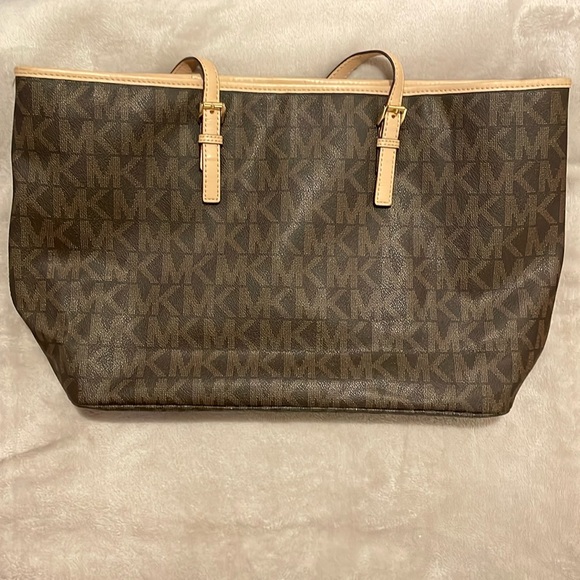 Michael Kors Logo Tote Bag. Color Brown/Tan Large Size Tote Bag. - Picture 2 of 7